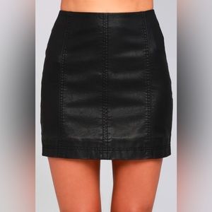Lulu's Black Vegan Leather Mini Skirt